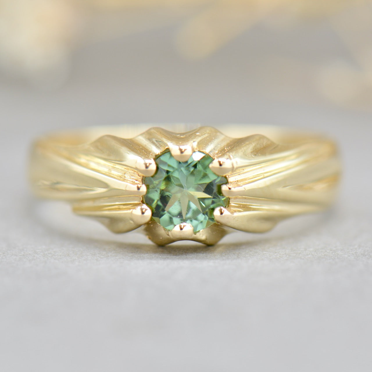 Vintage 1980s Bluish-Green Tourmaline 9ct Yellow Gold Solitaire Signet Ring (0.46ct)