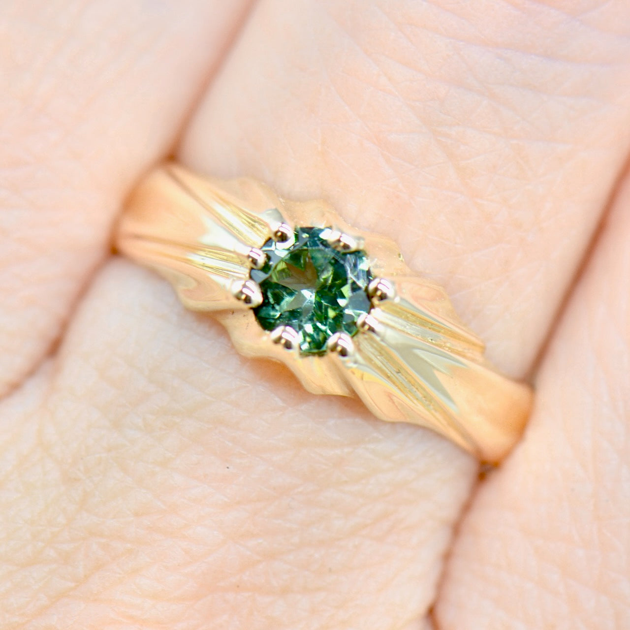 Vintage 1980s Bluish-Green Tourmaline 9ct Yellow Gold Solitaire Signet Ring (0.46ct)