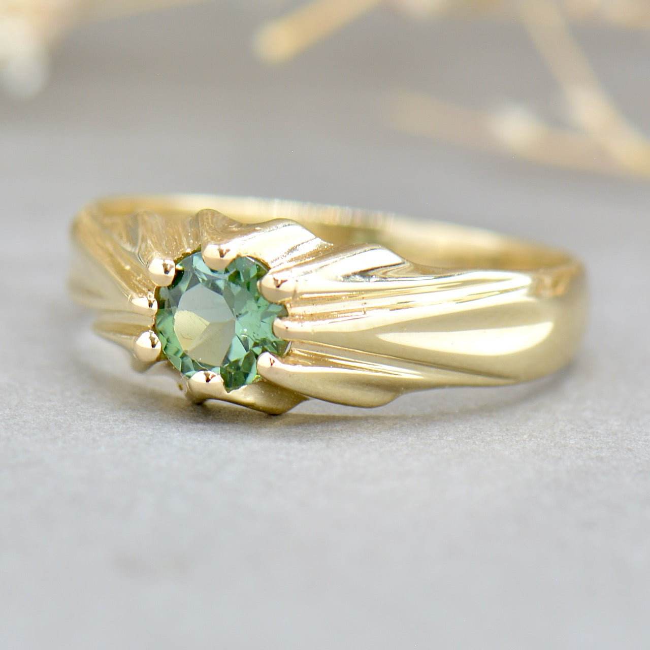 Vintage 1980s Bluish-Green Tourmaline 9ct Yellow Gold Solitaire Signet Ring (0.46ct)