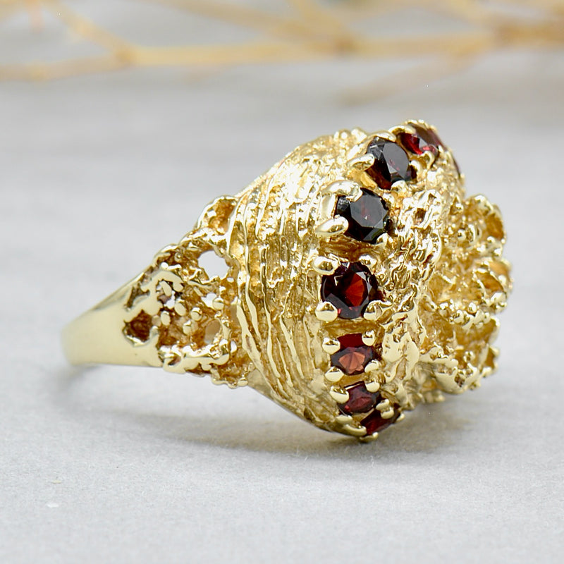 Vintage 1970s 9ct Yellow Gold Garnet Brutalist Abstract Ring