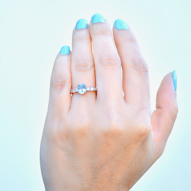 Vintage Aquamarine & Diamond 18CT White Gold Engagement Ring (0.85ct)
