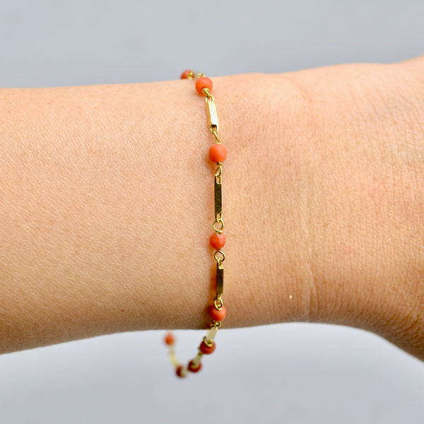 Vintage 18ct Yellow Gold Coral Beads Bracelet (7.25 inch or 18.5cm long)