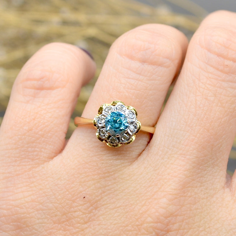 1940s Blue Zircon & Diamonds Flower Design Ring (0.81ct)