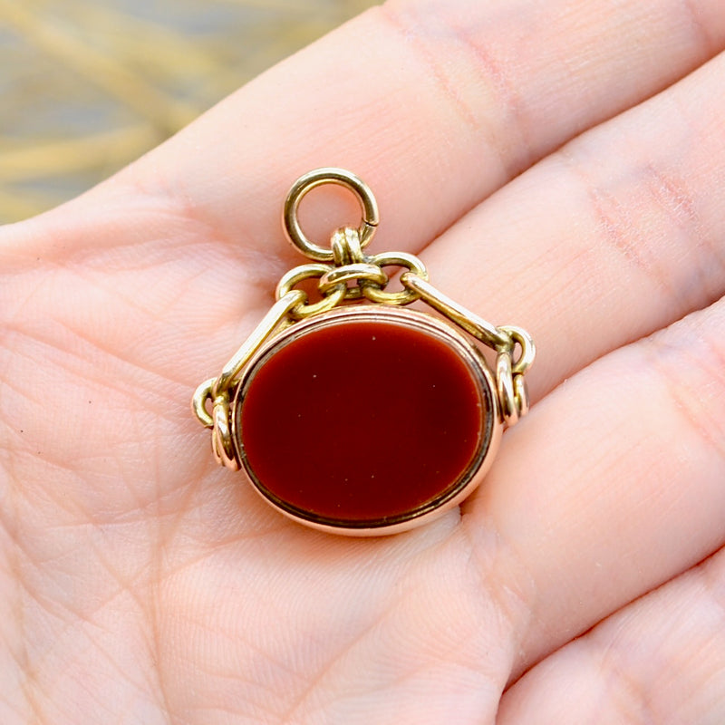 Victorian 1901 Bloodstone & Carnelian 9ct Yellow Gold Swivel Fob Pendant