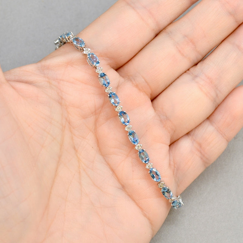 Salavetti Italy Aquamarine and Diamond Line Bracelet (4.87cts)