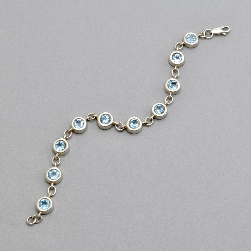 1950s Sky Blue Topaz Bracelet in Sterling Silver UK Hallmarked (8 carats)