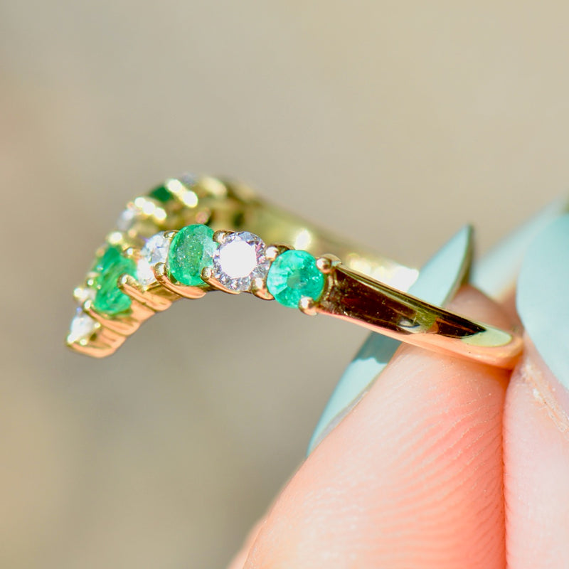 Vintage 1980s Emerald & Diamond 18ct Yellow Gold V-Shape Wishbone Ring (0.95ct)