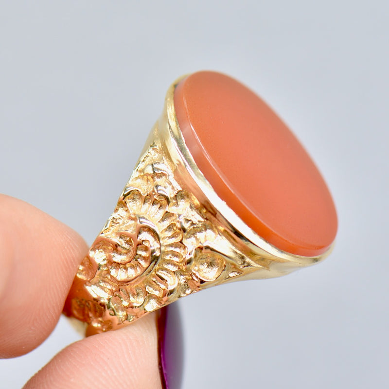 1970s Engraved Large Carnelian 9ct Yellow Gold Signet Ring