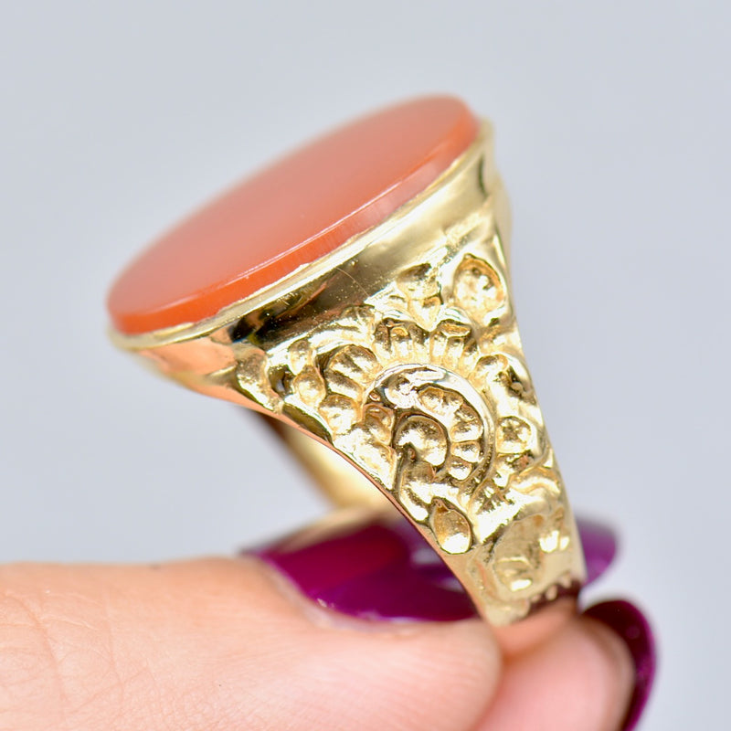 1970s Engraved Large Carnelian 9ct Yellow Gold Signet Ring