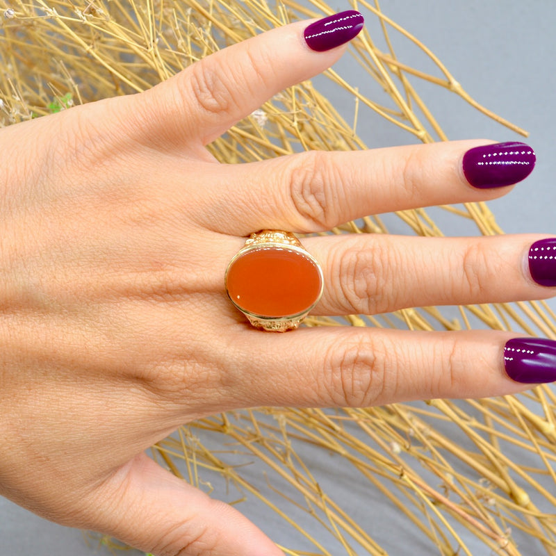 1970s Engraved Large Carnelian 9ct Yellow Gold Signet Ring