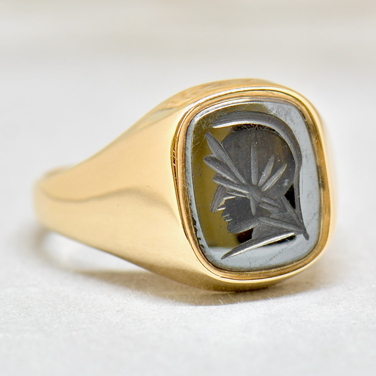 Vintage 1970s Hematite Intaglio 9ct Yellow Gold Mens Rectangle Signet Ring