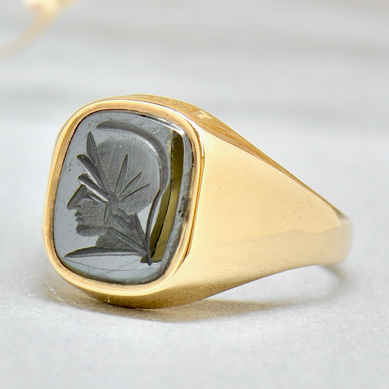 Vintage 1970s Hematite Intaglio 9ct Yellow Gold Mens Rectangle Signet Ring