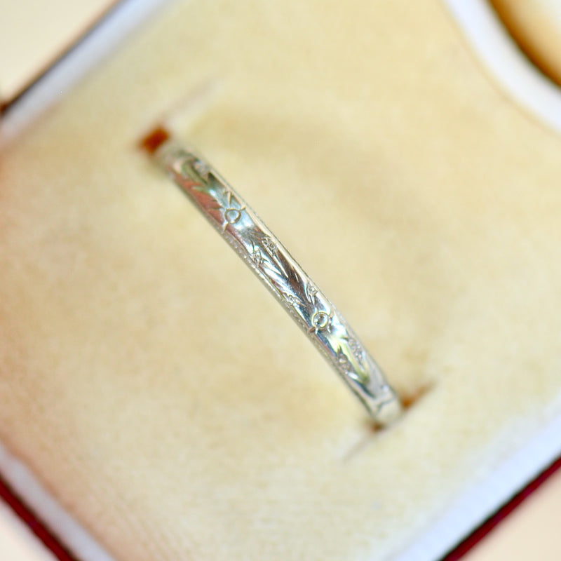 Art Deco 14ct White Gold Orange Blossom Engraved Band