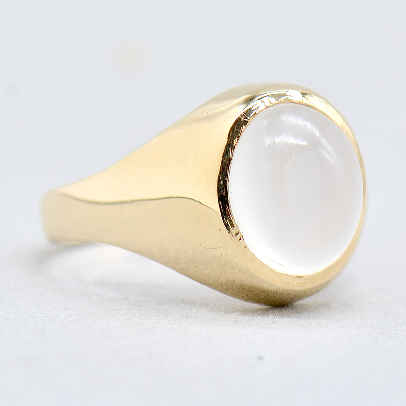 Vintage 1970s Moonstone 9ct Yellow Gold Signet Ring (2.58cts)