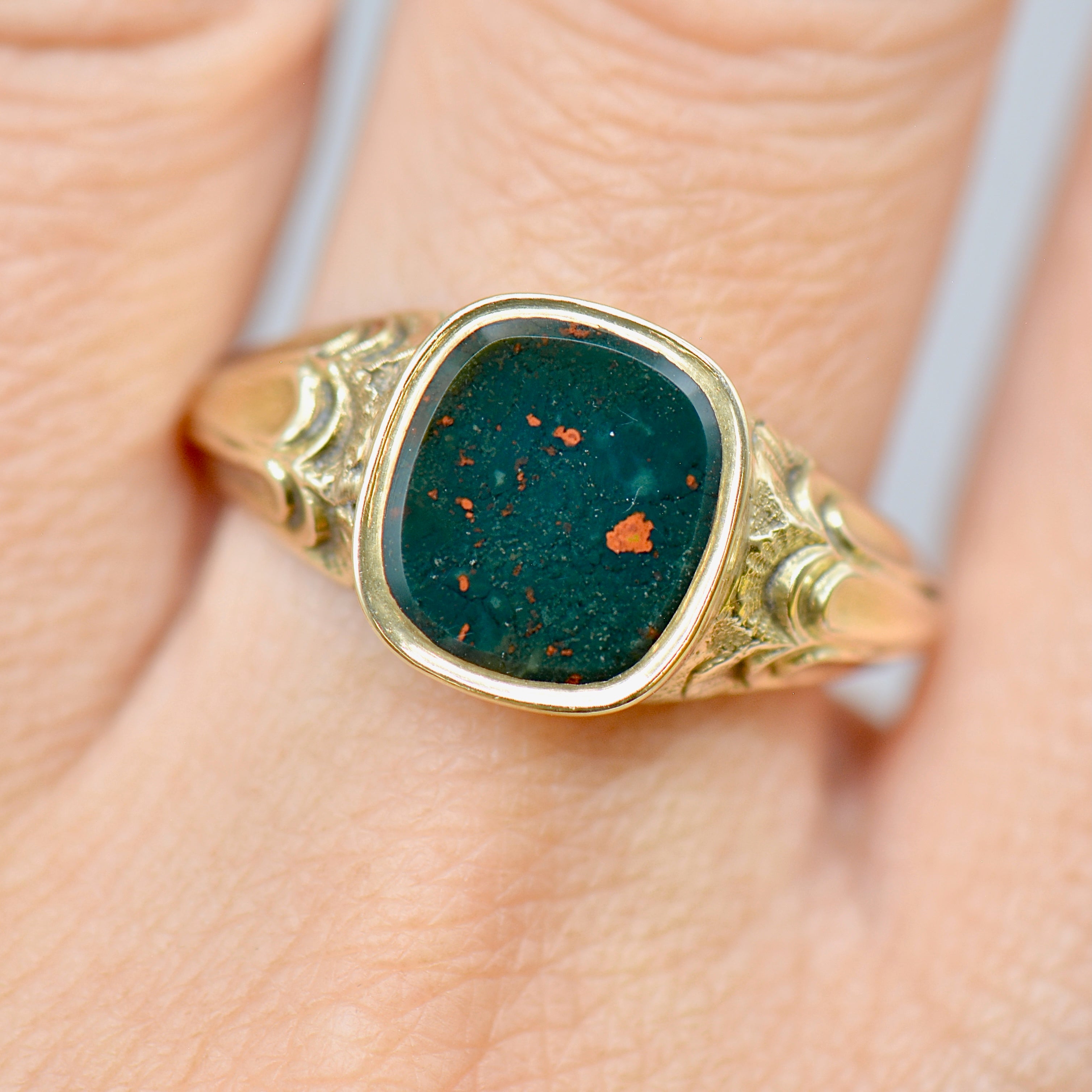 Victorian 14ct Yellow Gold Bloodstone Engraved Bezel Set Signet Ring