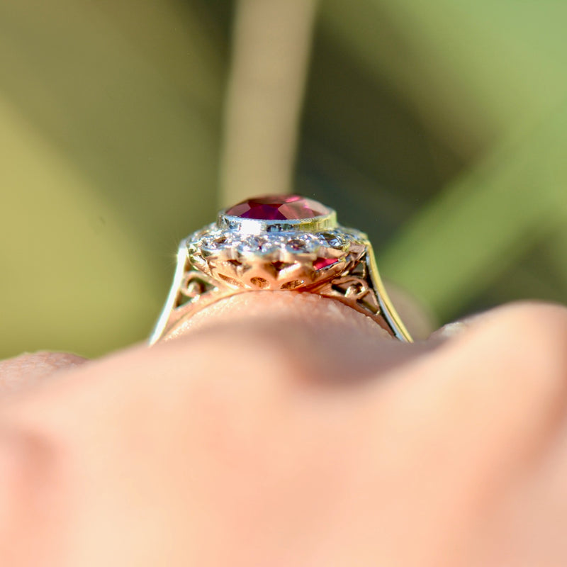 Vintage 9ct Yellow Gold Synthetic Ruby & CZ Daisy Ring