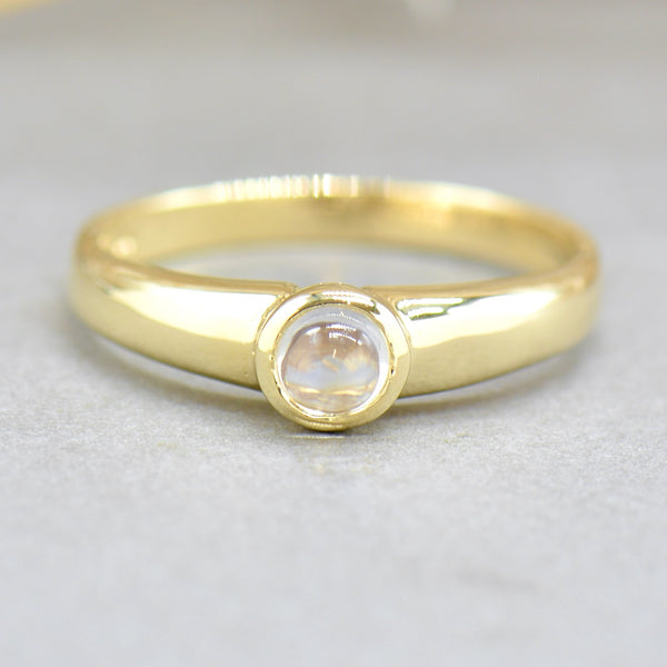 Vintage Moonstone 9ct Yellow Gold Solitaire Bezel Set Stacking Ring (0.26ct)