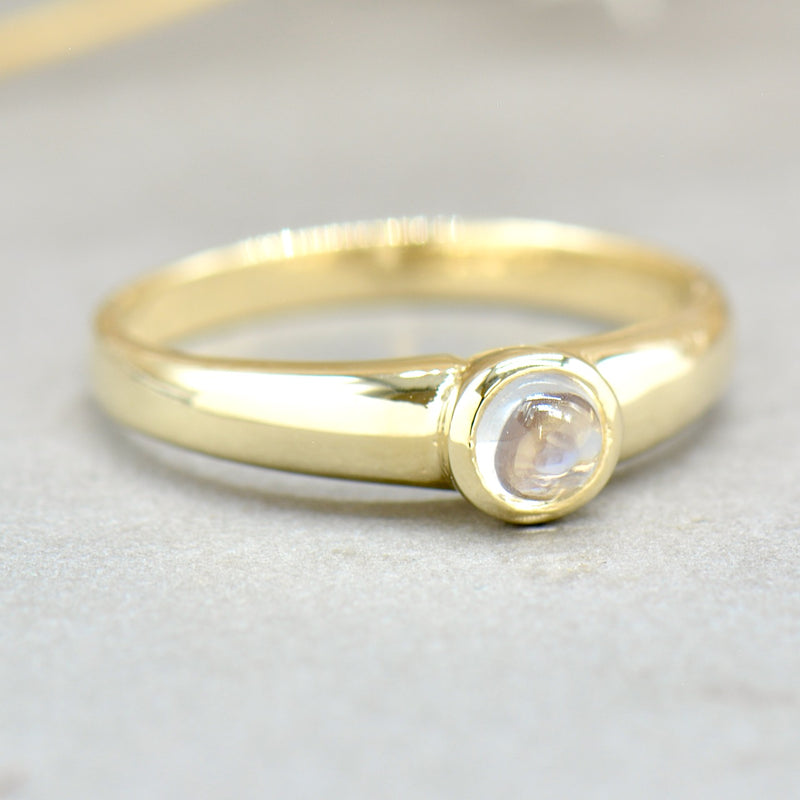 Vintage Moonstone 9ct Yellow Gold Solitaire Bezel Set Stacking Ring (0.26ct)