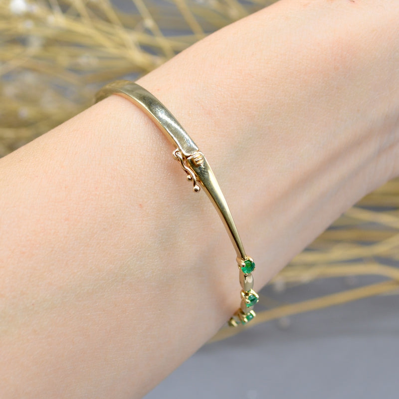 9ct Yellow Gold Emerald Bangle (0.35ct)