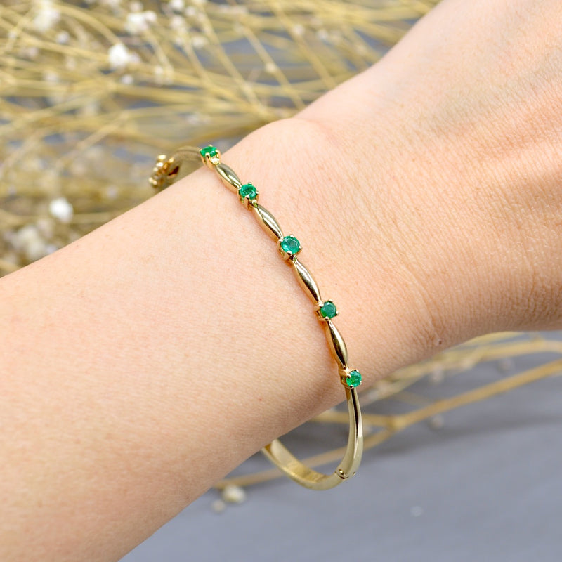 9ct Yellow Gold Emerald Bangle (0.35ct)