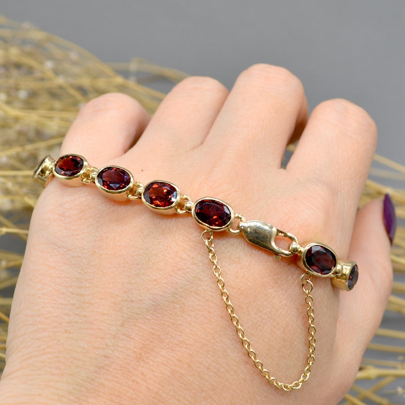 Pyrope-Almandine Garnet 9ct Yellow Gold Tennis Bracelet (23.80cts)