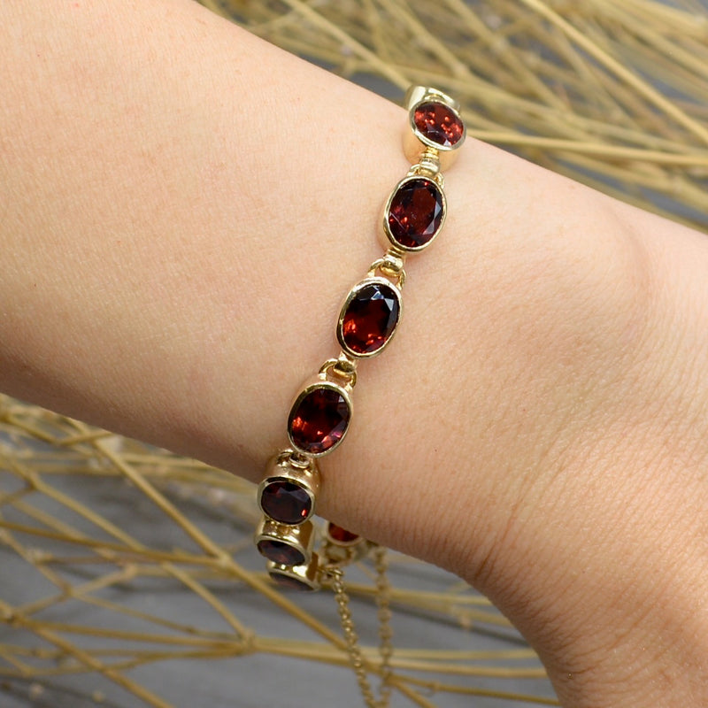 Pyrope-Almandine Garnet 9ct Yellow Gold Tennis Bracelet (23.80cts)