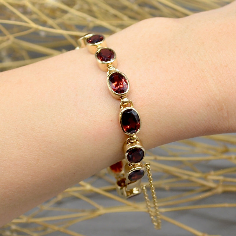 Pyrope-Almandine Garnet 9ct Yellow Gold Tennis Bracelet (23.80cts)