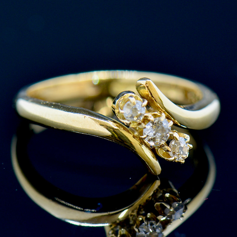 Antique Edwardian 1910 18CT Yellow Gold Trilogy Diamond Ring