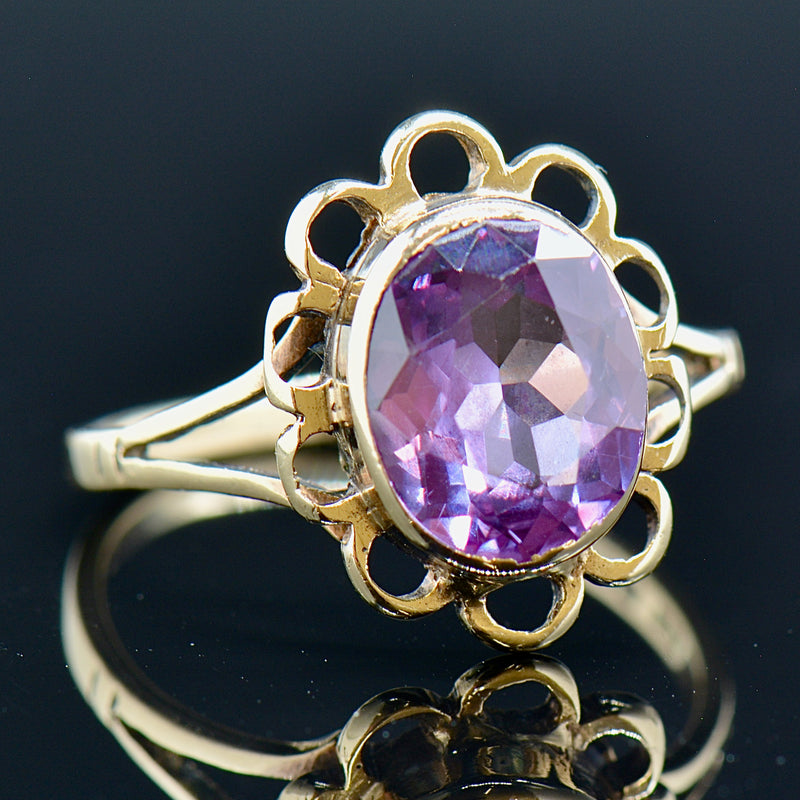 Vintage 1970s Synthetic Colour Change Sapphire 9CT Gold Ring