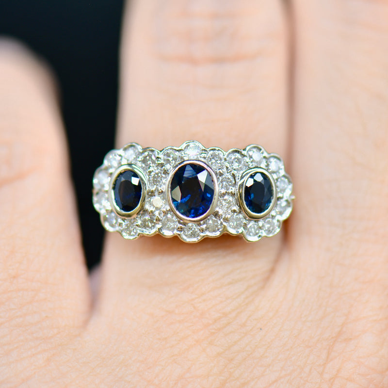 Vintage 18CT Yellow Gold Sapphire & Diamond Triple Cluster Ring