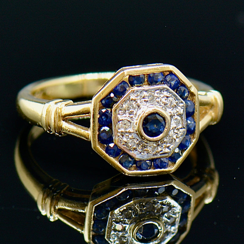 Vintage 18CT Gold Sapphire & Diamond Target / Cluster Ring