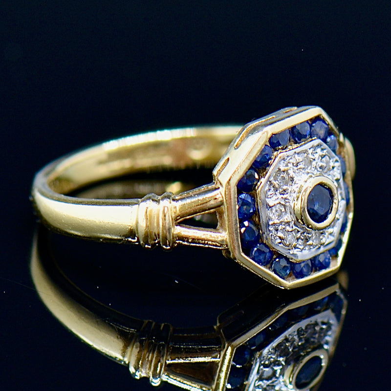 Vintage 18CT Gold Sapphire & Diamond Target / Cluster Ring